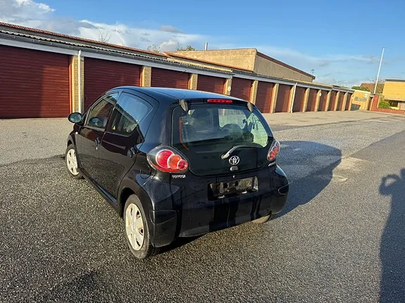 Toyota Aygo 2011 photo 3
