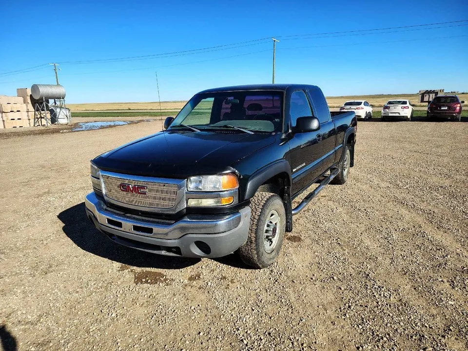GMC Sierra 2500 2005 photo 2