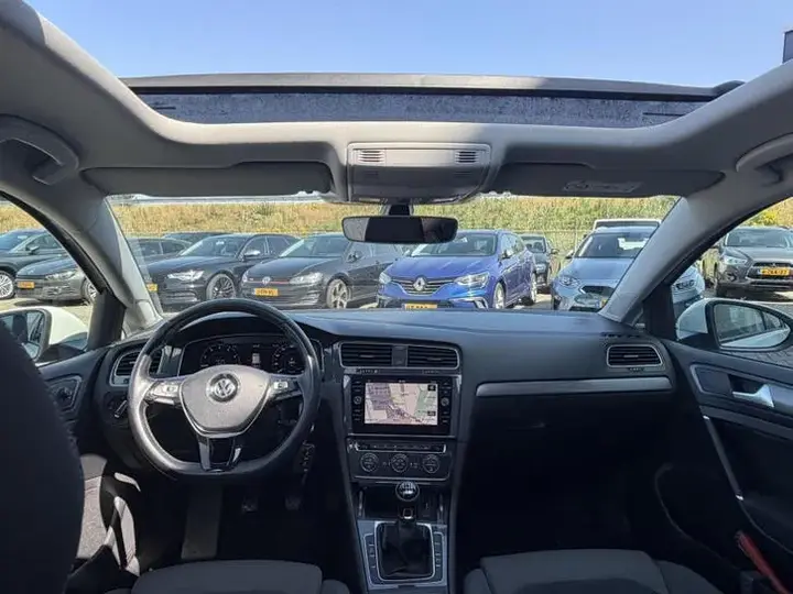Volkswagen Golf 2019 photo 2