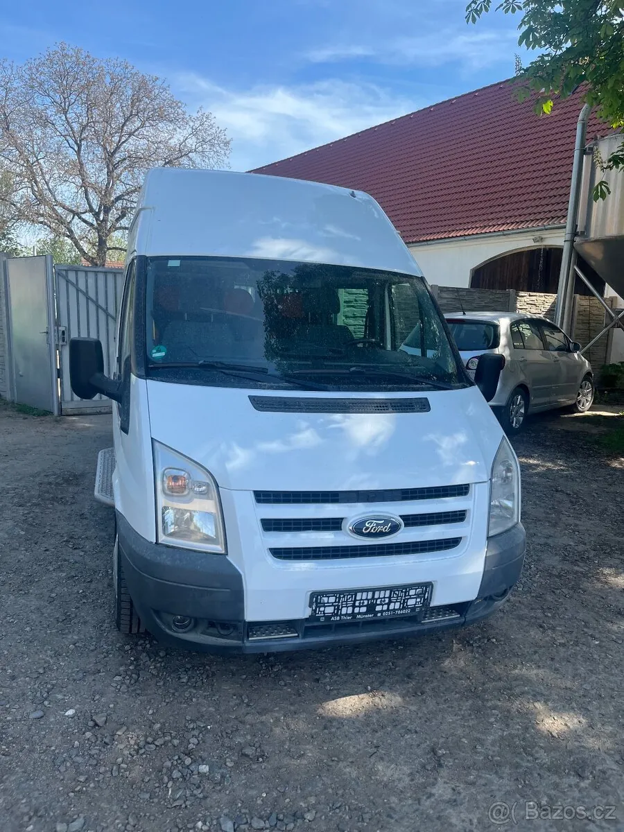 Ford Transit 2011 photo 2