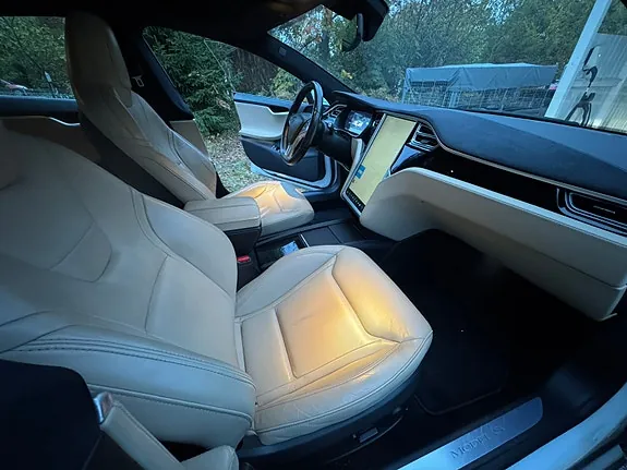 Tesla Model S 2015 photo 5