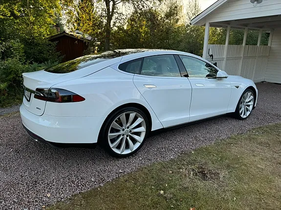 Tesla Model S 2015 photo 3