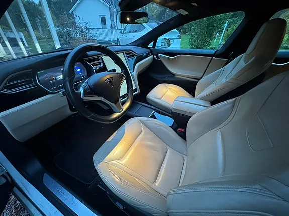 Tesla Model S 2015 photo 4