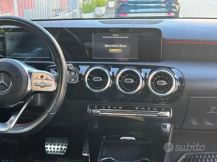 Mercedes-Benz A-Class 2018 photo 3