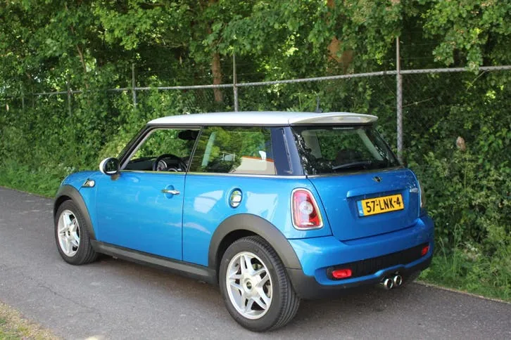 Mini Cooper S 2010 photo 3