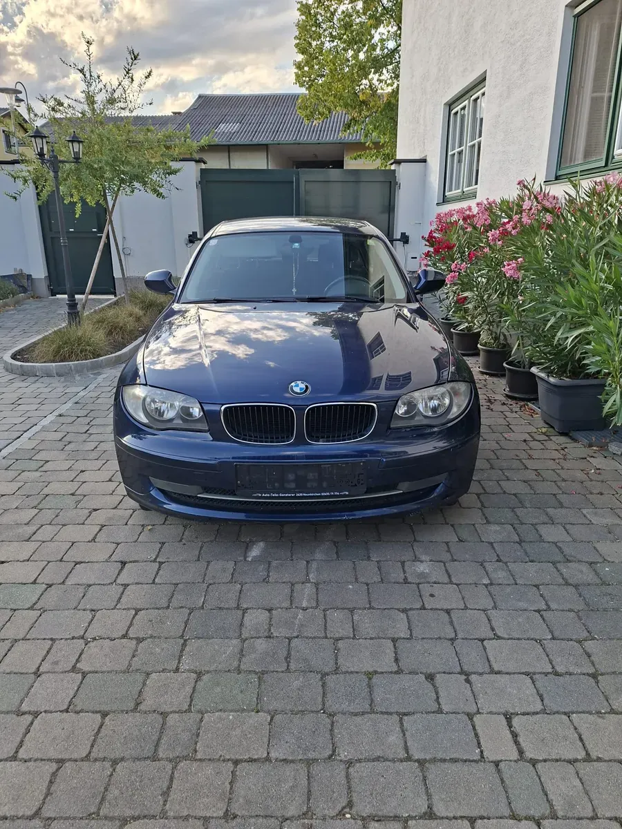 BMW 1 Series 2010 photo 2