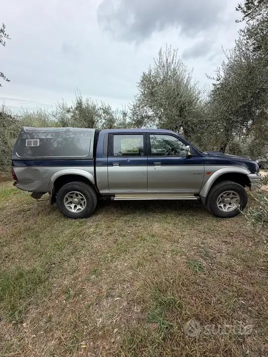 Mitsubishi L200 2000 photo 2
