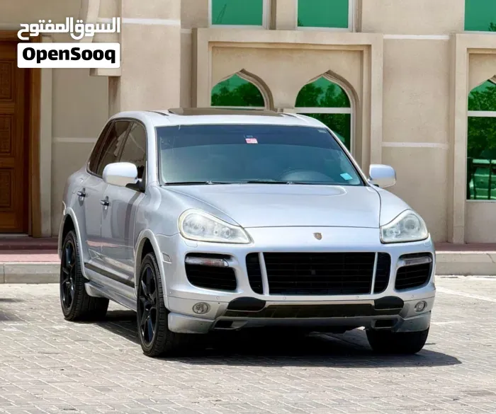 Porsche Cayenne 2011 photo 2