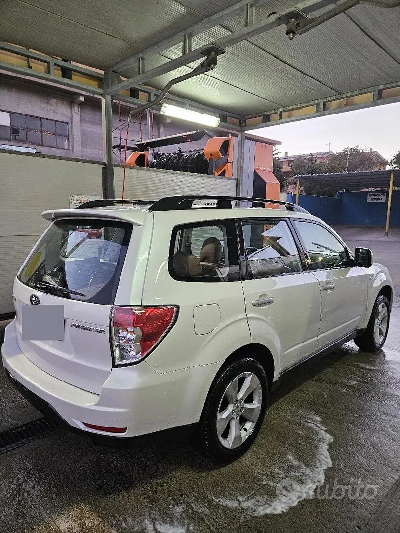 Subaru Forester 2010 photo 3