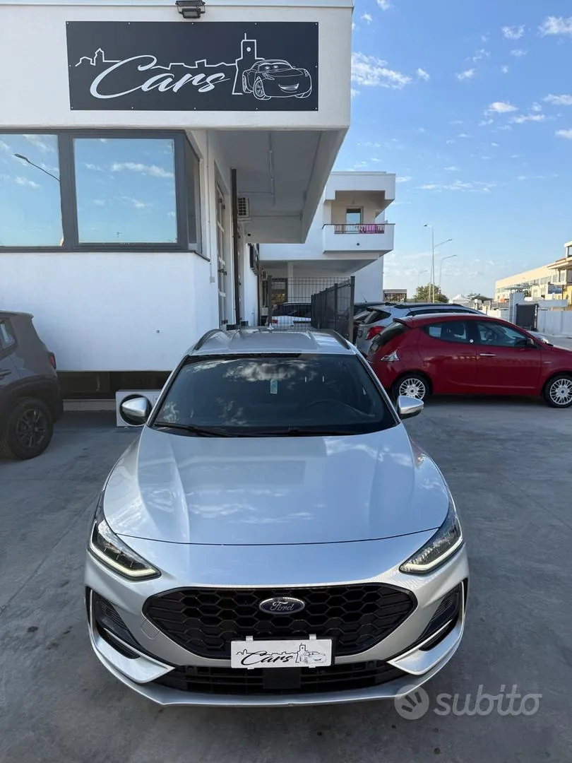 Ford Focus 2023 photo 2