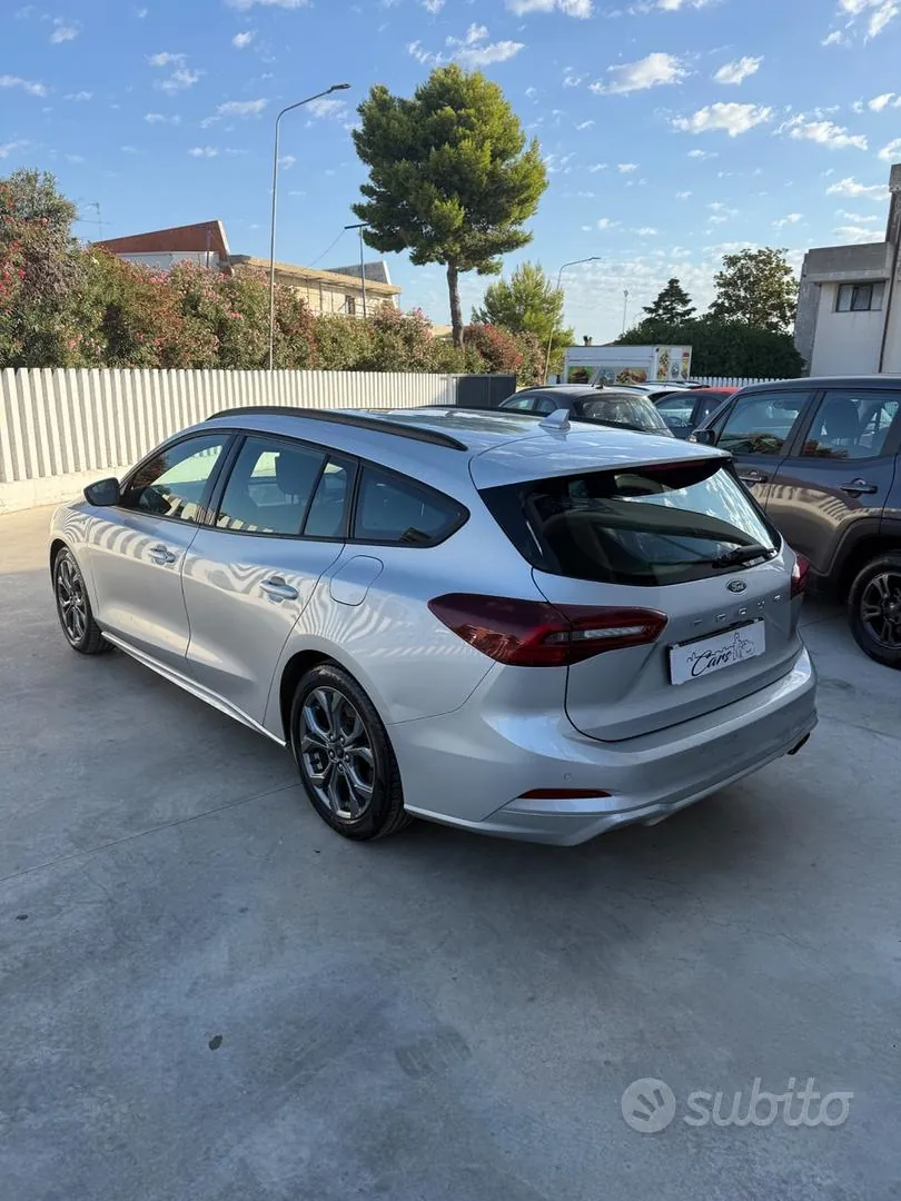 Ford Focus 2023 photo 4