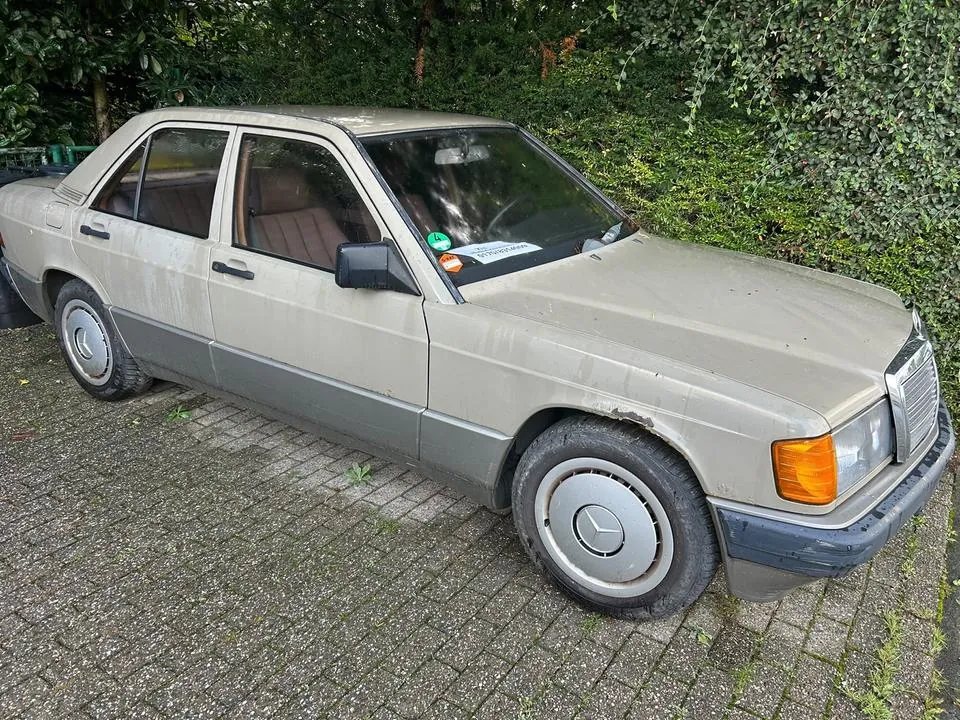 Mercedes-Benz 190