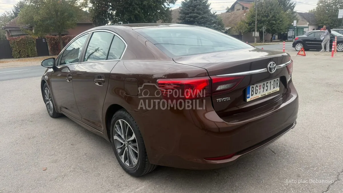 Toyota Avensis 2015 photo 5