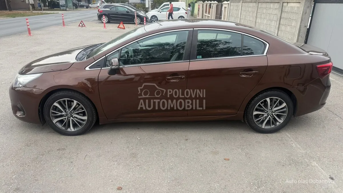 Toyota Avensis 2015 photo 4