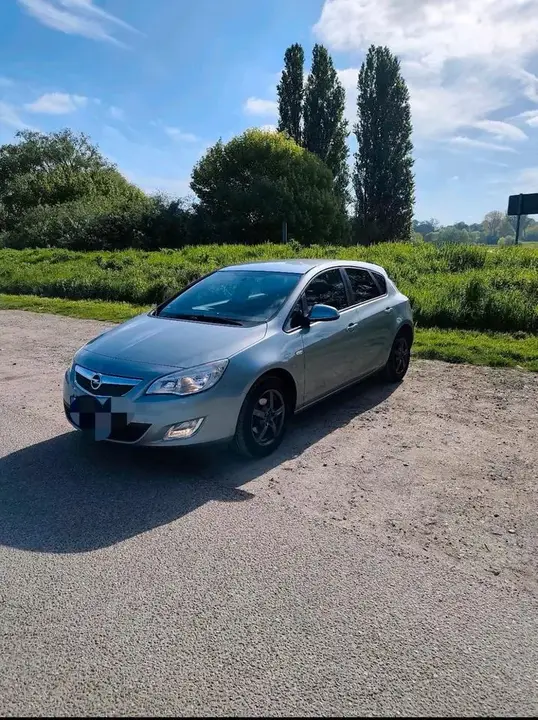 Opel Astra J