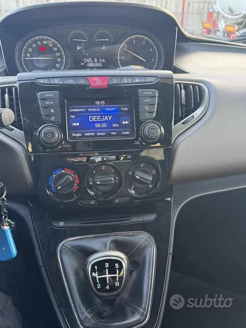 Lancia Ypsilon 2016 photo 4