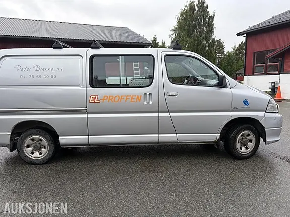 Toyota Hiace 2007 photo 5