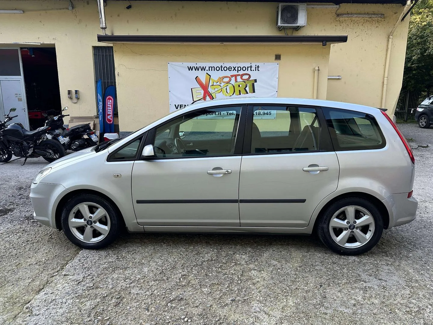 Ford C-Max 2009 photo 2