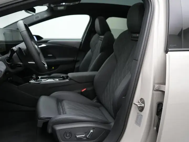 Audi A6 Avant 2025 photo 3