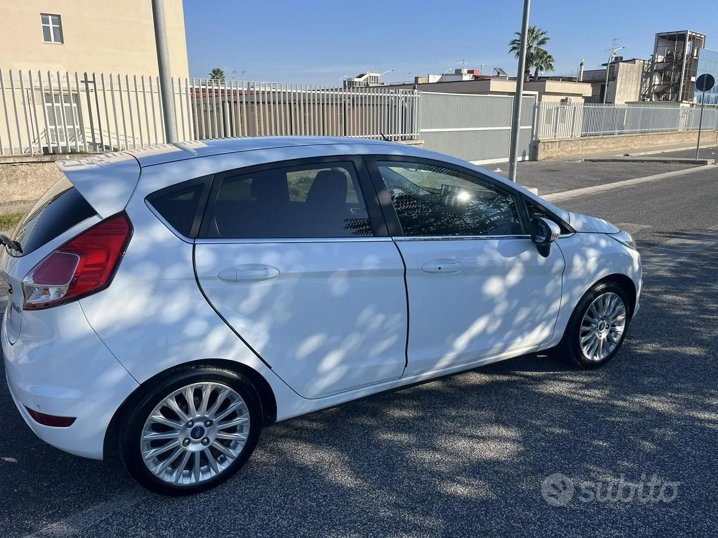 Ford Fiesta 2015 photo 5