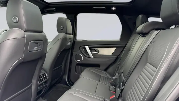 Land Rover Discovery Sport 2026 photo 4