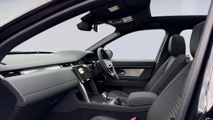 Land Rover Discovery Sport 2026 photo 3