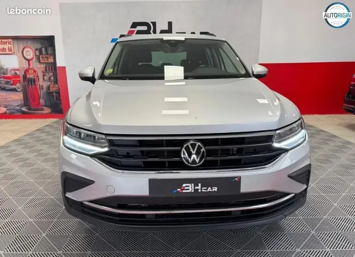 Volkswagen Tiguan 2022 photo 2
