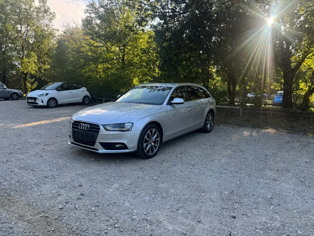 Audi A4 2012 photo 3