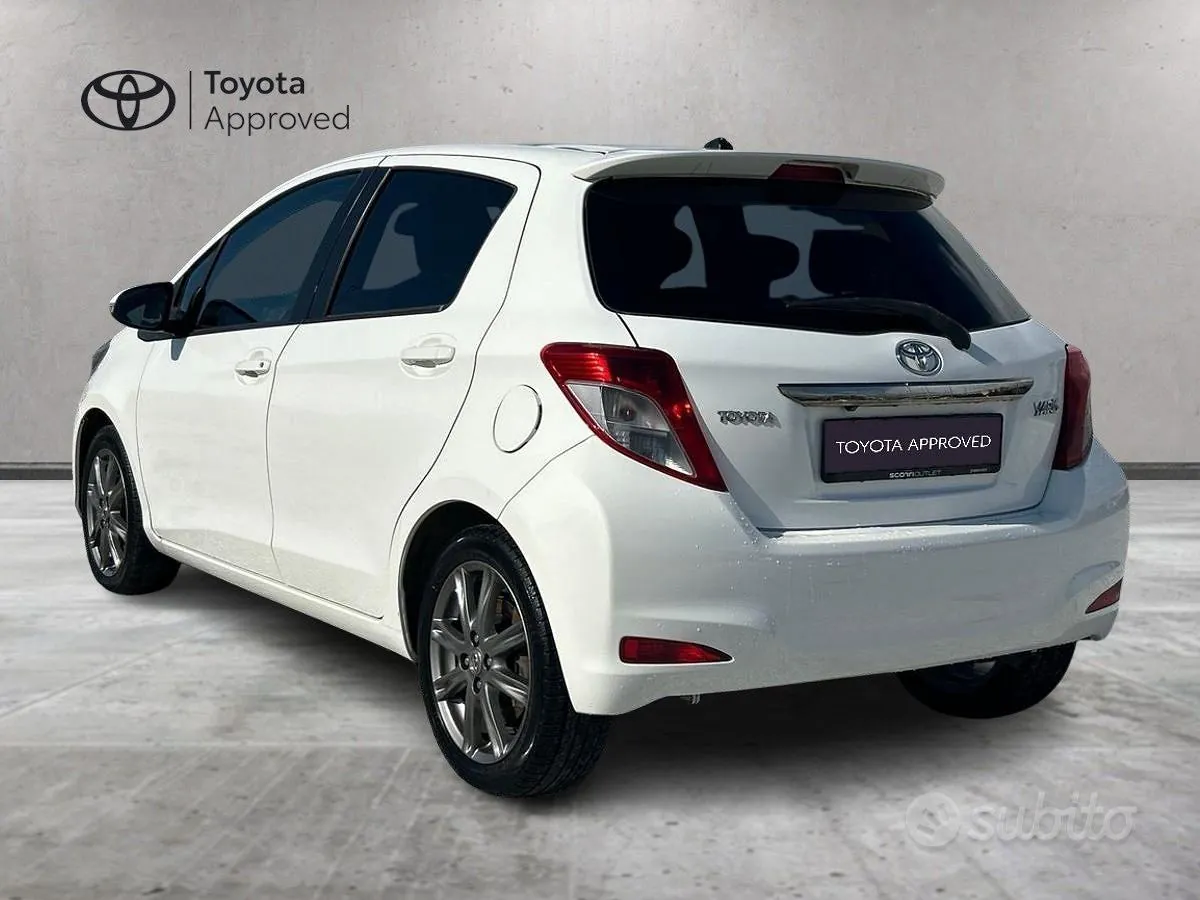 Toyota Yaris 2012 photo 5