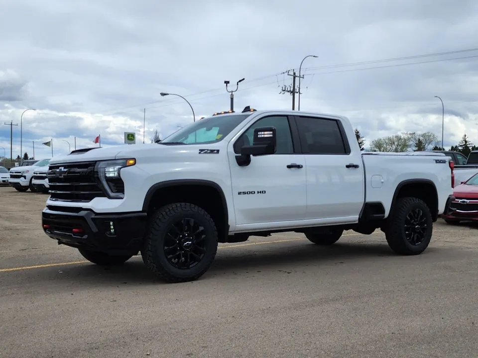 Chevrolet Silverado 2500Hd 2026 photo 2