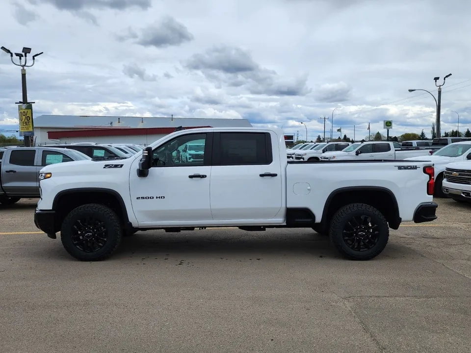 Chevrolet Silverado 2500Hd 2026 photo 3