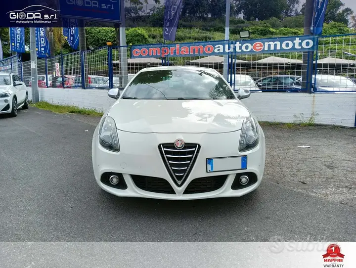 Alfa Romeo Giulietta 2014 photo 2