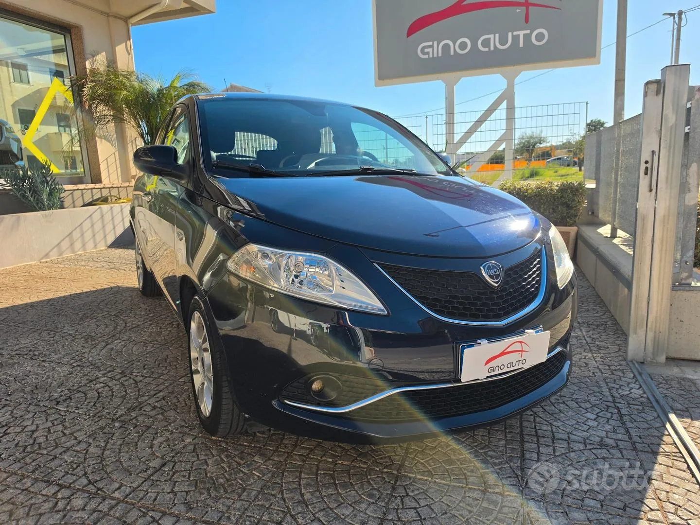 Lancia Ypsilon 2016 photo 2