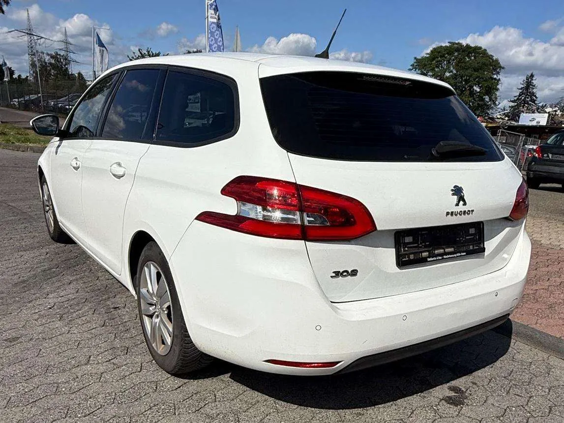 Peugeot 308 2019 photo 2