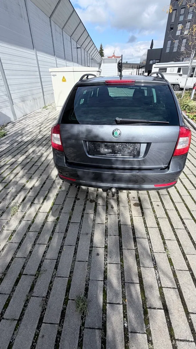 Skoda Octavia 2013 photo 2