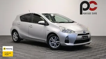 Toyota Aqua 2012 photo 2