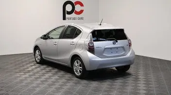 Toyota Aqua 2012 photo 5