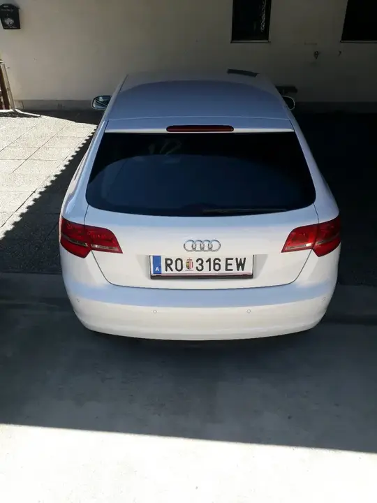 Audi A3 2011 photo 2