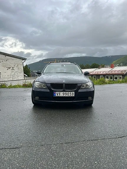 BMW 320D 2008 photo 2