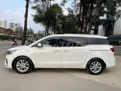 Kia Sedona 2018 photo 2