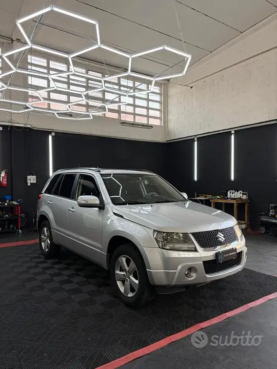 Suzuki Grand Vitara 2012 photo 2