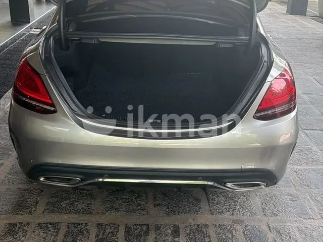 Mercedes-Benz C200 2019 photo 4