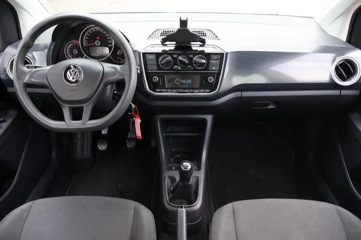 Volkswagen Up 2019 photo 2