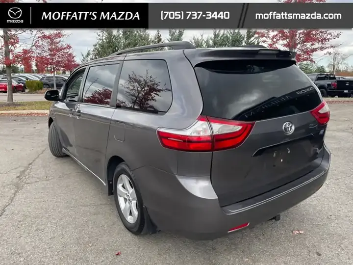 Toyota Sienna 2019 photo 4