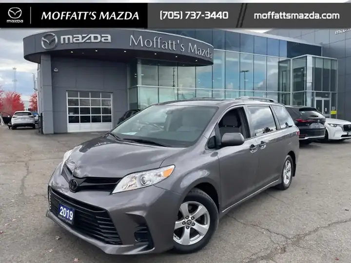 Toyota Sienna 2019 photo 2