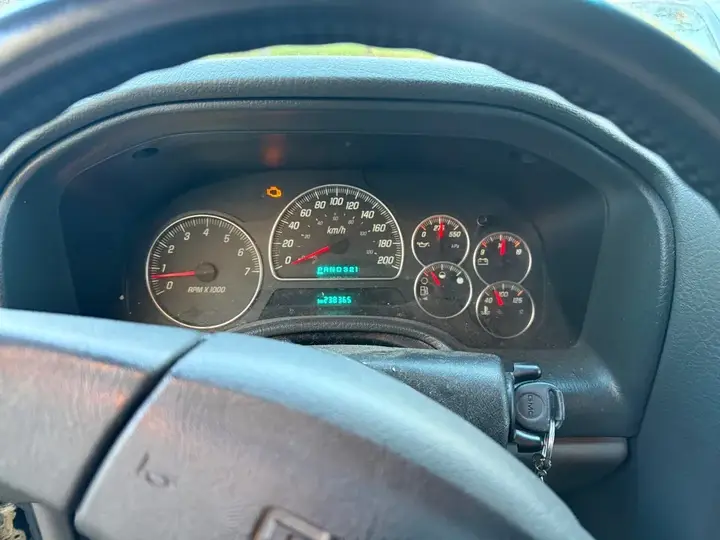 GMC Envoy 2003 photo 4