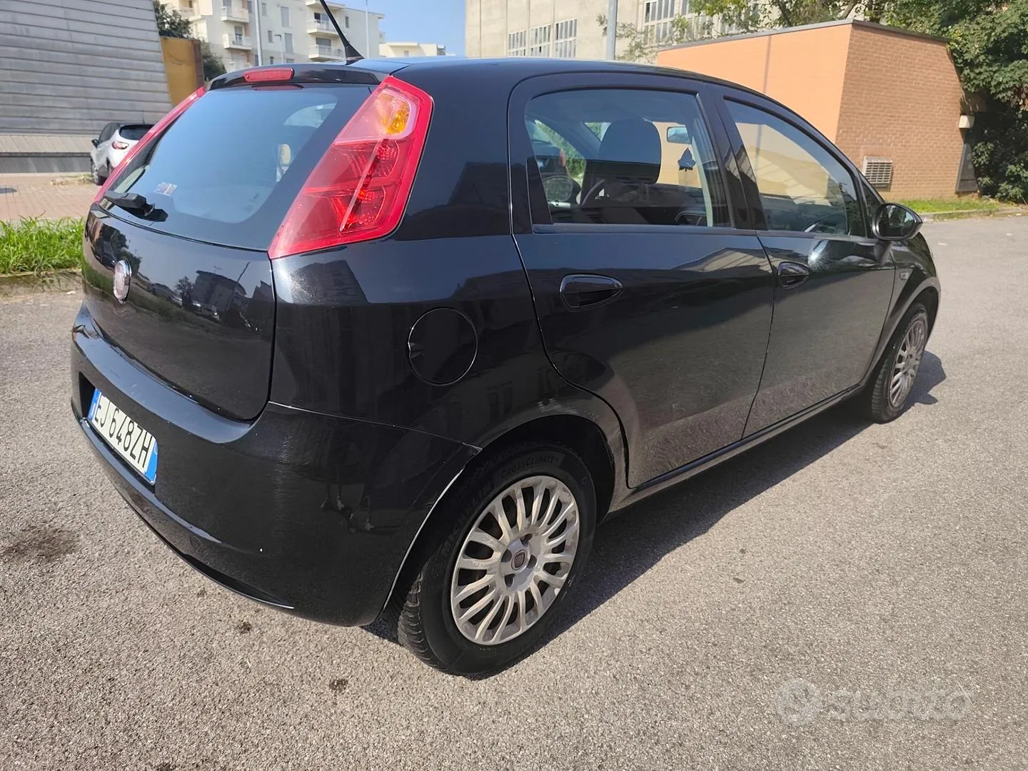 Fiat Grande Punto 2011 photo 4