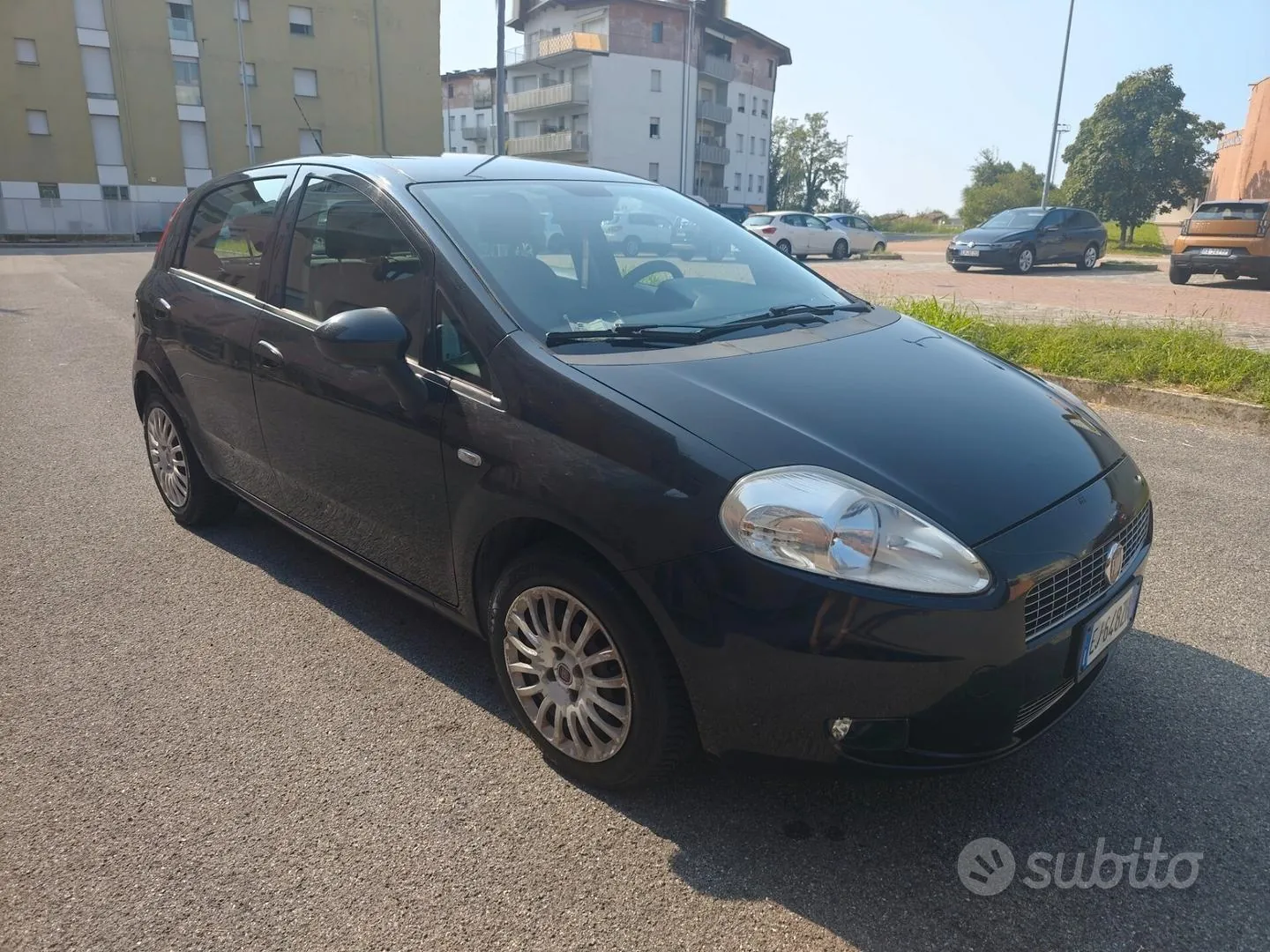 Fiat Grande Punto 2011 photo 3