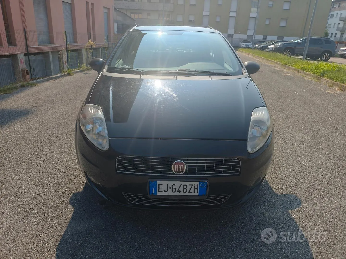 Fiat Grande Punto 2011 photo 2