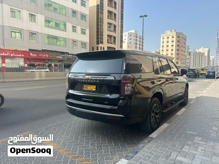 Chevrolet Suburban 2022 photo 2